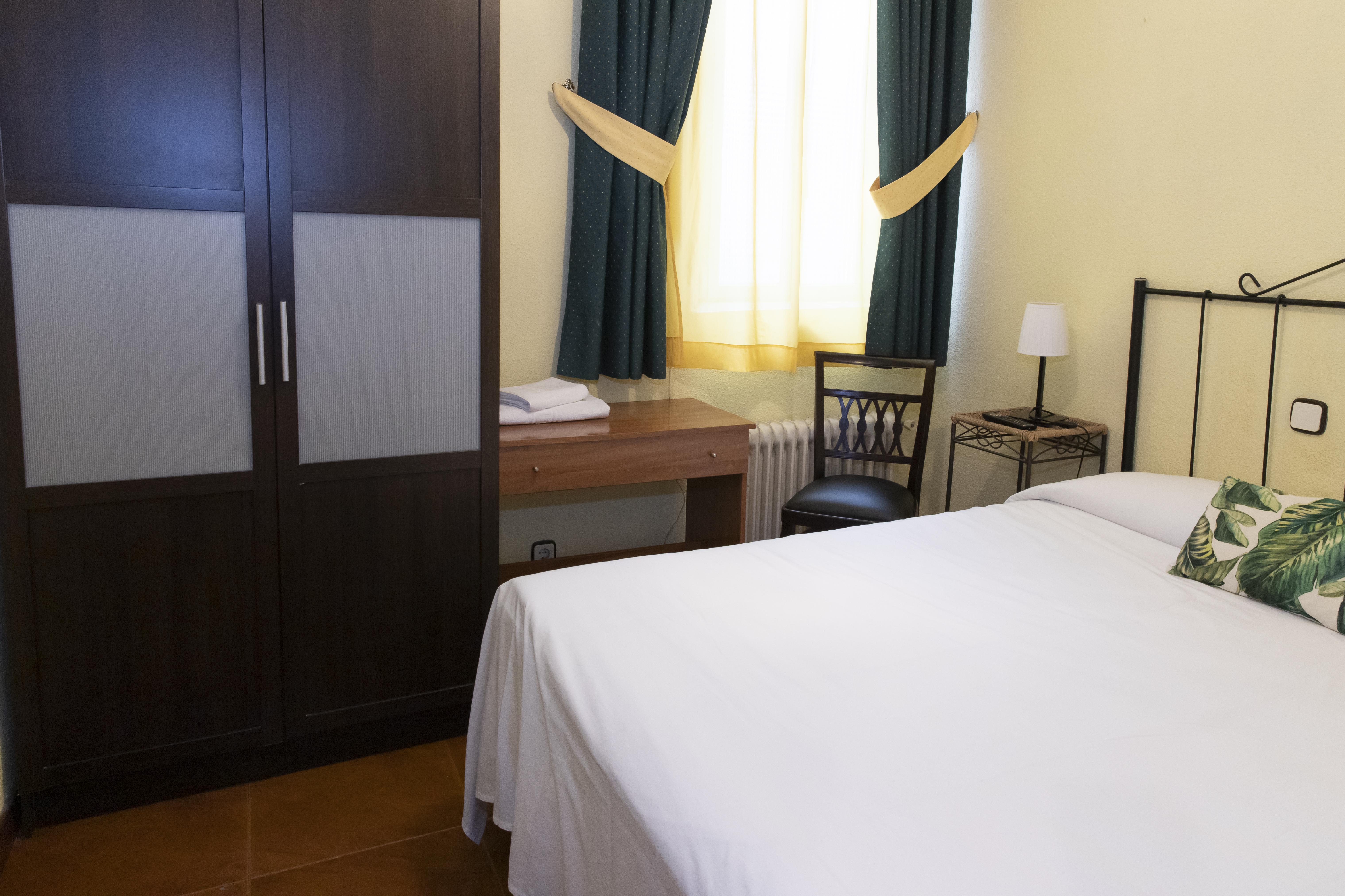 Hostal Tokio Мадрид Екстер'єр фото